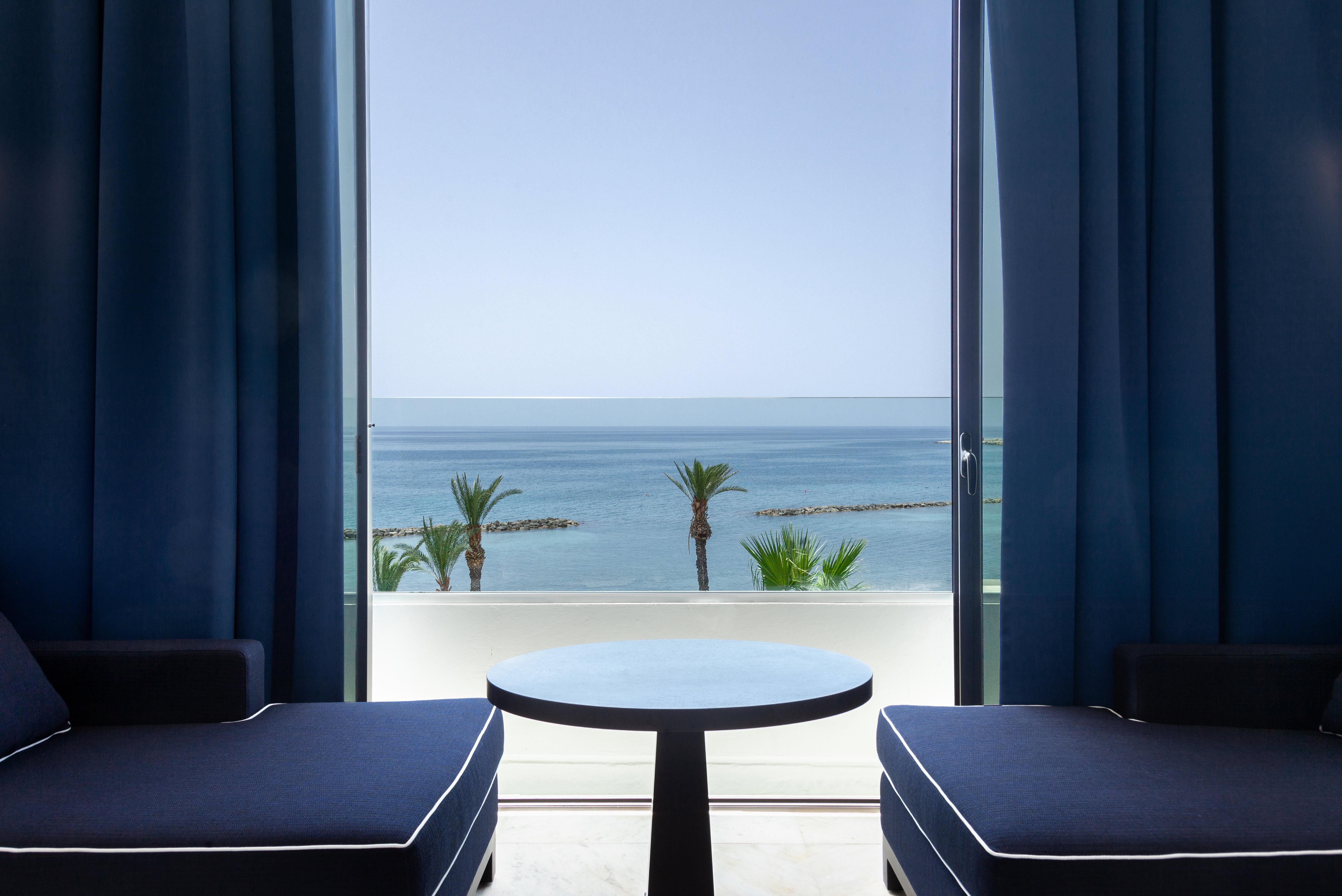 알미라 호텔 파포스 외부 사진 Sea view from a room at the hotel