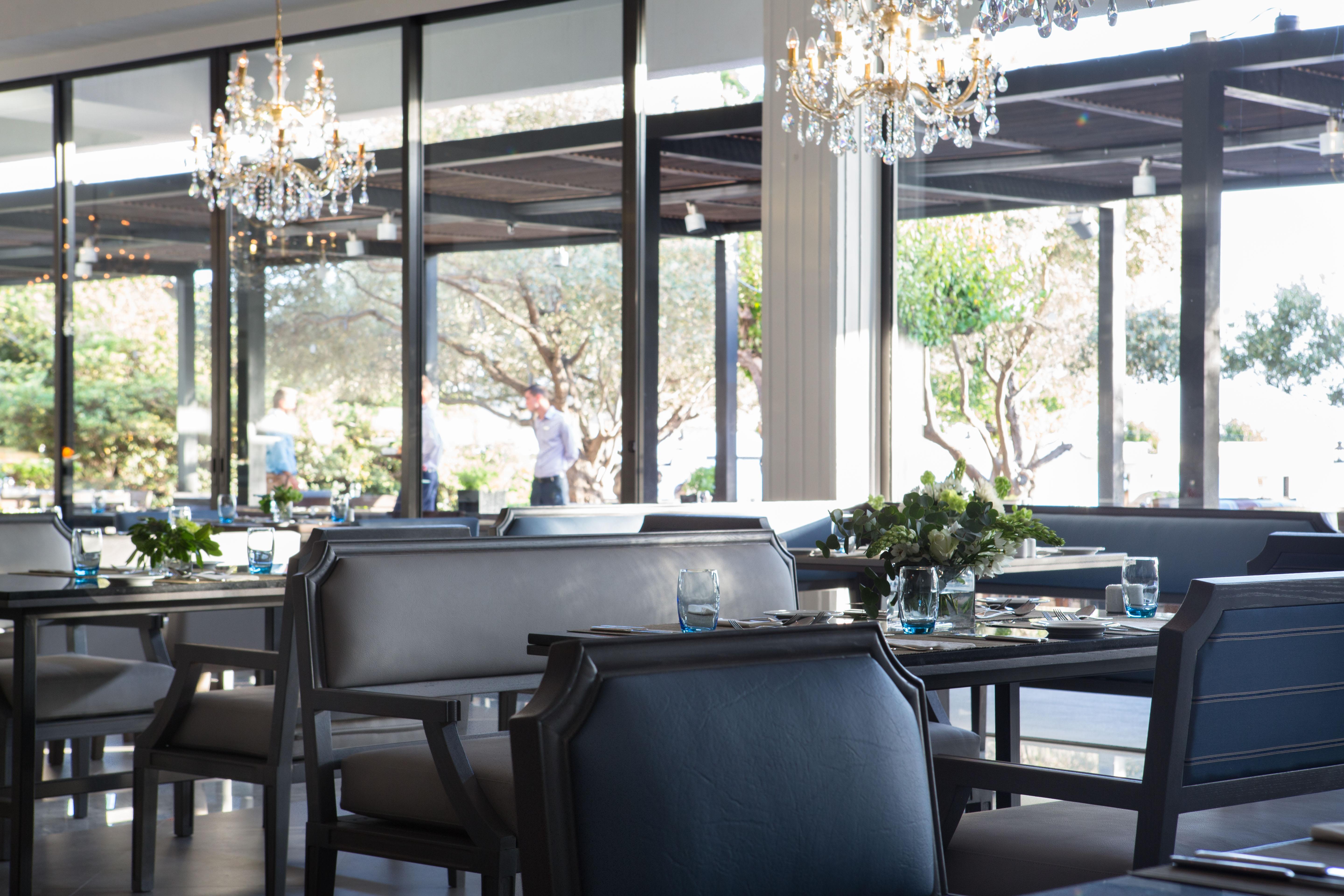 알미라 호텔 파포스 외부 사진 Interior of the restaurant