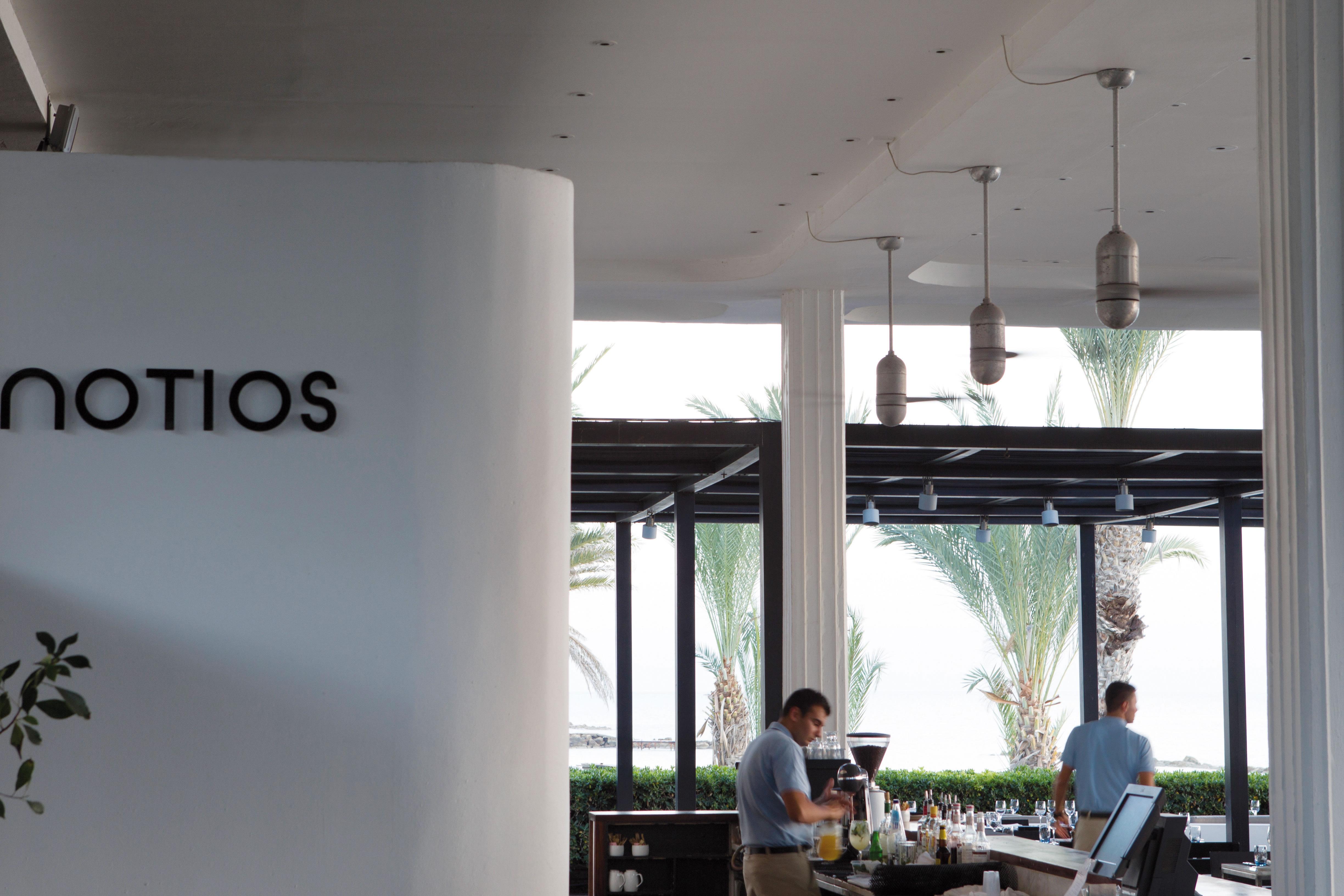 알미라 호텔 파포스 외부 사진 The interior of the restaurant